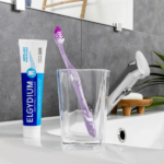ELGYDIUM BROSSE A DENTS ANTI-PLAQUE MEDIUM – Image 2