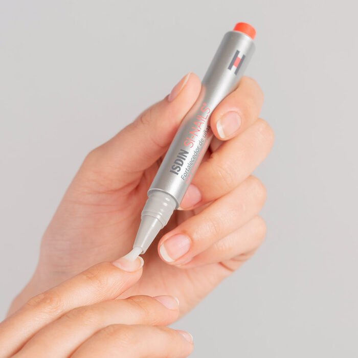 ISDIN SI-NAILS STYLO DURCISSEUR SOIN DES ONGLES - 2.5 ML – Image 4
