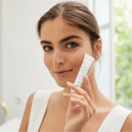 ONAGRINE GLOBALE EXPERTISE SOIN REGARD LIFTANT - 15ML – Image 2