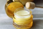 APIVITA BEESSENTIAL OILS BAUME DE NUIT FORTIFIANT & NOURRISSANT COMPLEMENT CUTANE - 15 ML – Image 3