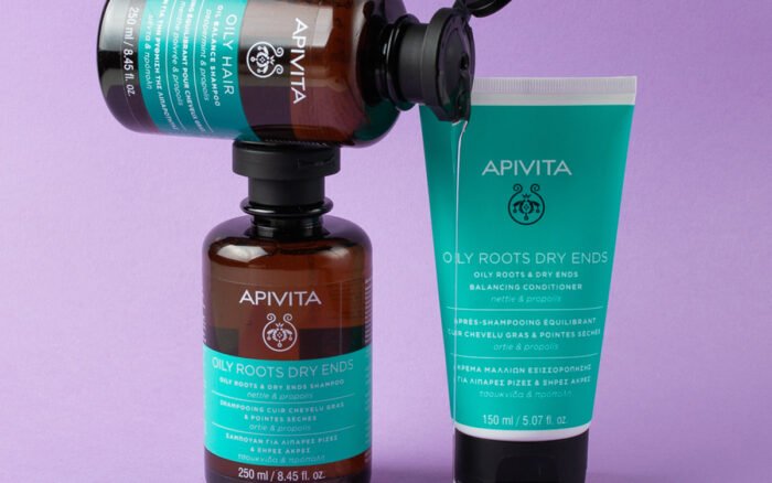 APIVITA SHAMPOOING EQUILIBRANT ORTIE & PROPOLIS RACINES GRASSES POINTES SECHES – 250 ML – Image 5
