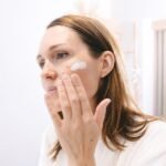 MENA PHOTOPROTECTION FLUIDE ANTI-TACHES SPF 50+ - 50 ML – Image 2