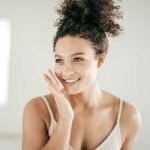 NEROLA SOIN ANTI-TACHES VISAGE ET DECOLLETE - 30 ML – Image 2